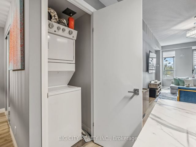 202 - 22 East Haven Dr