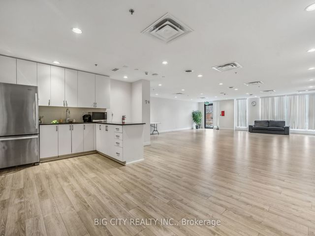 202 - 22 East Haven Dr