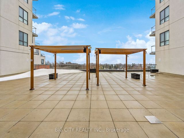 202 - 22 East Haven Dr