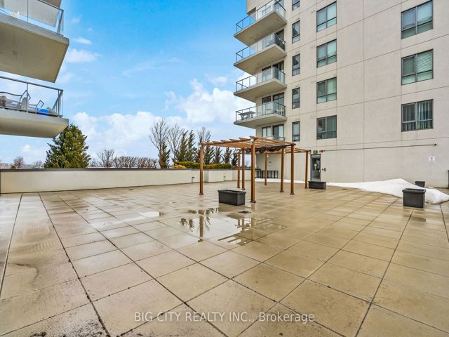 202 - 22 East Haven Dr