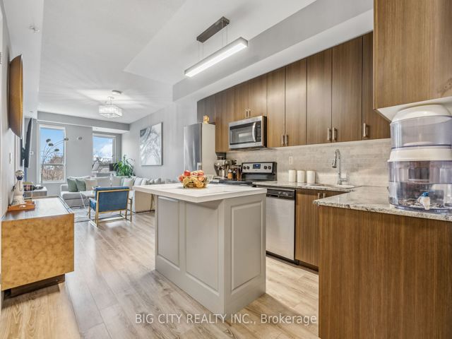 202 - 22 East Haven Dr