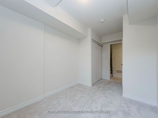 424 - 2789 Eglinton Ave E
