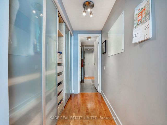 509 - 233 Carlaw Ave
