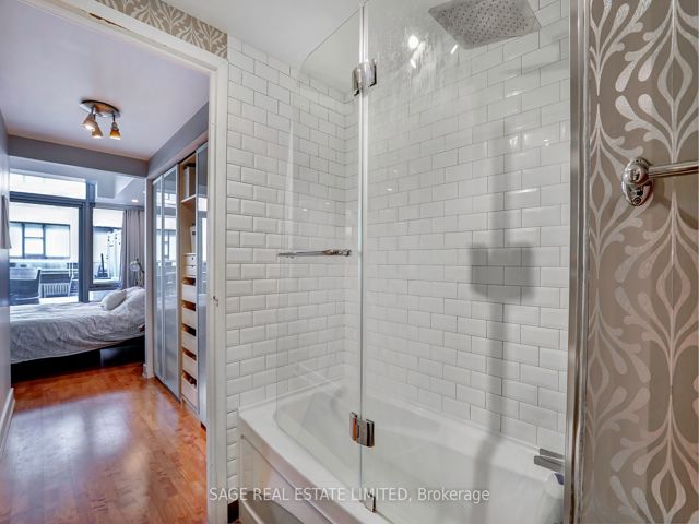 509 - 233 Carlaw Ave