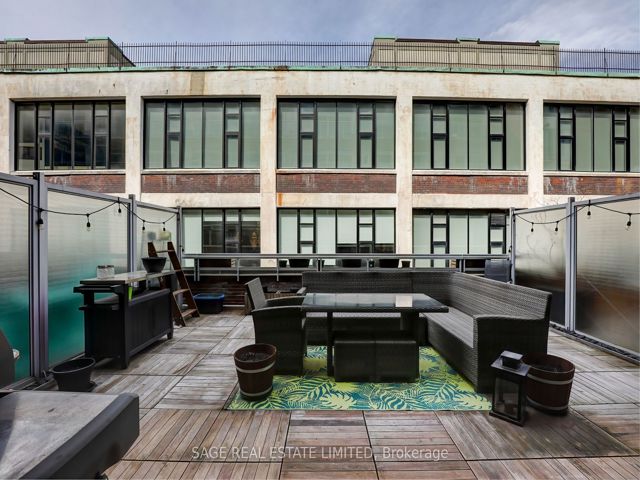 509 - 233 Carlaw Ave