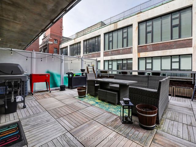 509 - 233 Carlaw Ave