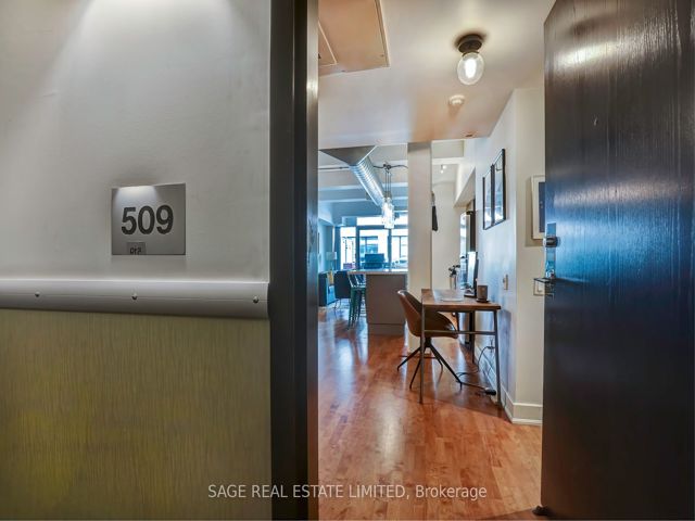 509 - 233 Carlaw Ave