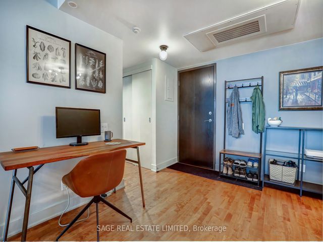 509 - 233 Carlaw Ave
