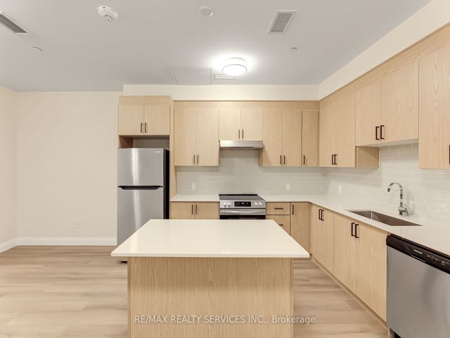 #9 - 30 Dean Park Rd