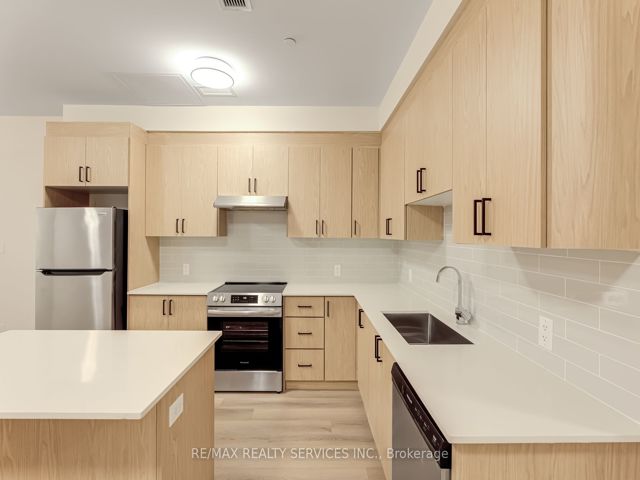 #9 - 30 Dean Park Rd