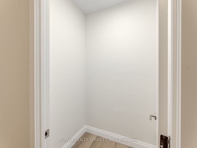 #9 - 30 Dean Park Rd