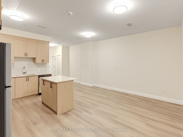 #9 - 30 Dean Park Rd