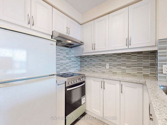 1708 - 38 Lee Center Dr