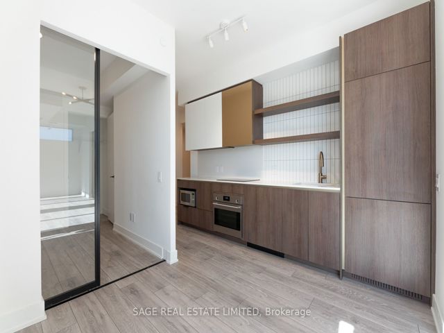 407 - 1285 Queen St E