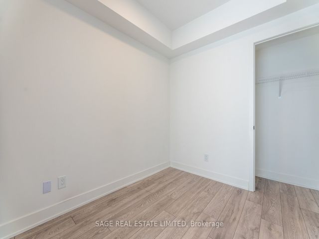 407 - 1285 Queen St E