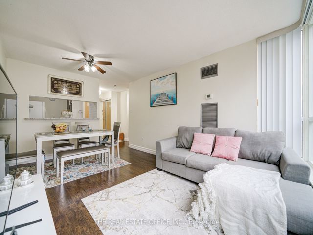 310 - 3050 Ellesmere Rd