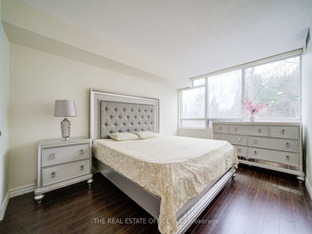 310 - 3050 Ellesmere Rd