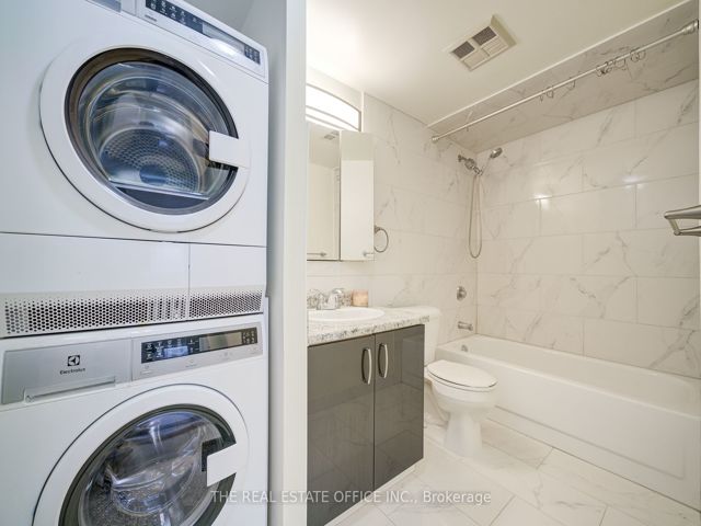 310 - 3050 Ellesmere Rd