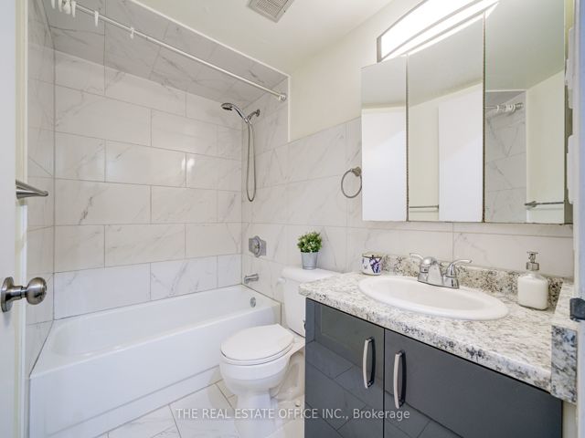 310 - 3050 Ellesmere Rd