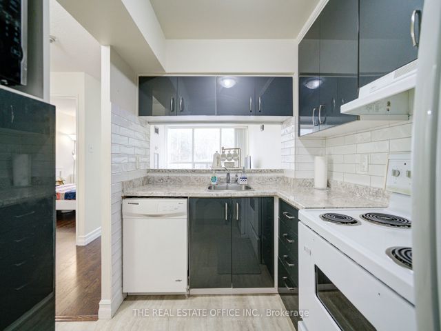 310 - 3050 Ellesmere Rd