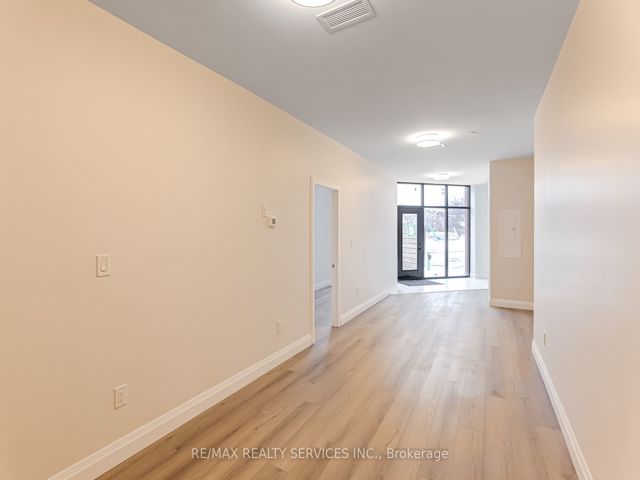 #10 - 30 Dean Park Rd
