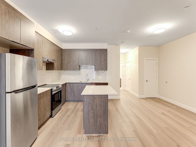 #10 - 30 Dean Park Rd