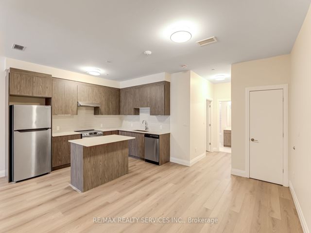#10 - 30 Dean Park Rd