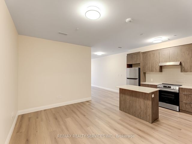 #10 - 30 Dean Park Rd