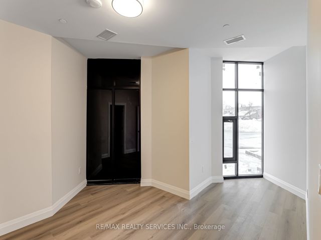 #10 - 30 Dean Park Rd