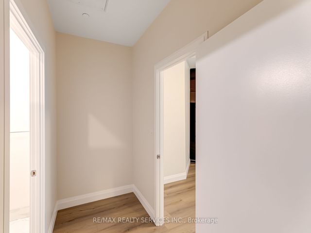 #10 - 30 Dean Park Rd