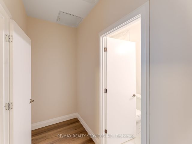 #10 - 30 Dean Park Rd