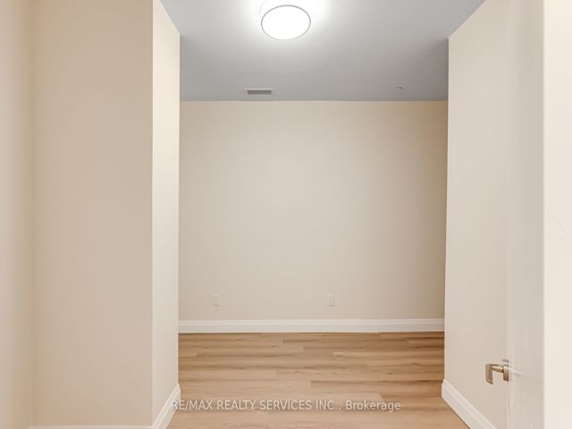 #10 - 30 Dean Park Rd