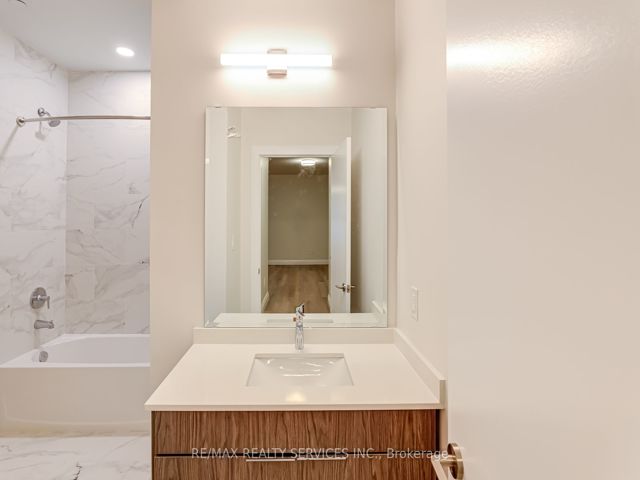 #10 - 30 Dean Park Rd