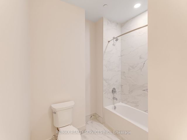 #10 - 30 Dean Park Rd