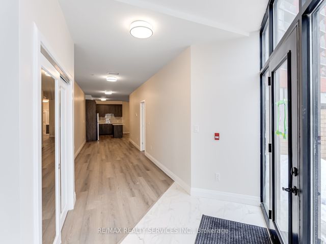 #10 - 30 Dean Park Rd