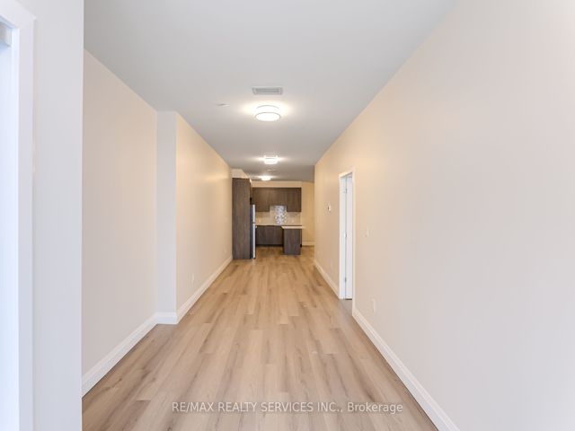 #10 - 30 Dean Park Rd