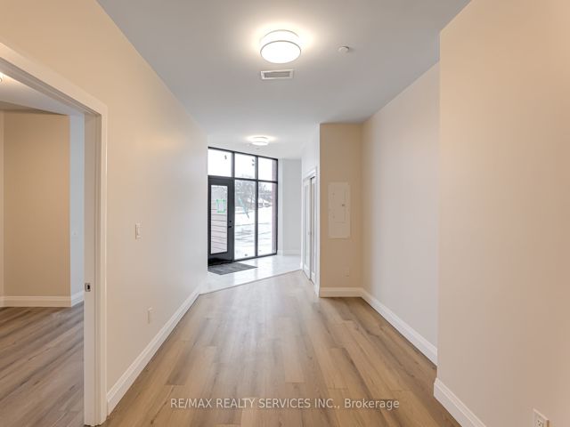 #10 - 30 Dean Park Rd