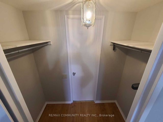 Lph04 - 2460 Eglinton Ave E