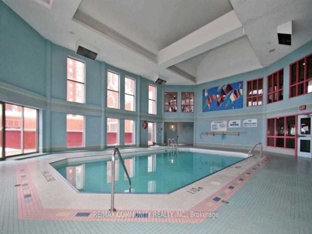 Lph04 - 2460 Eglinton Ave E