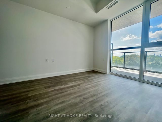 701 - 2369 Danforth Ave