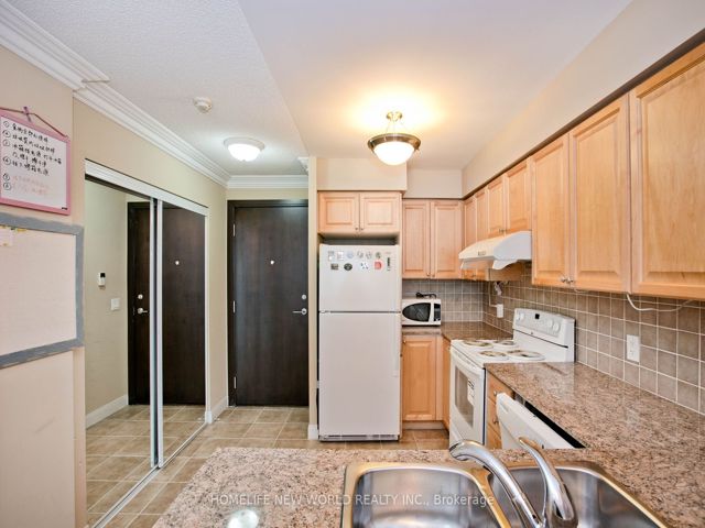 2720 - 238 Bonis Ave