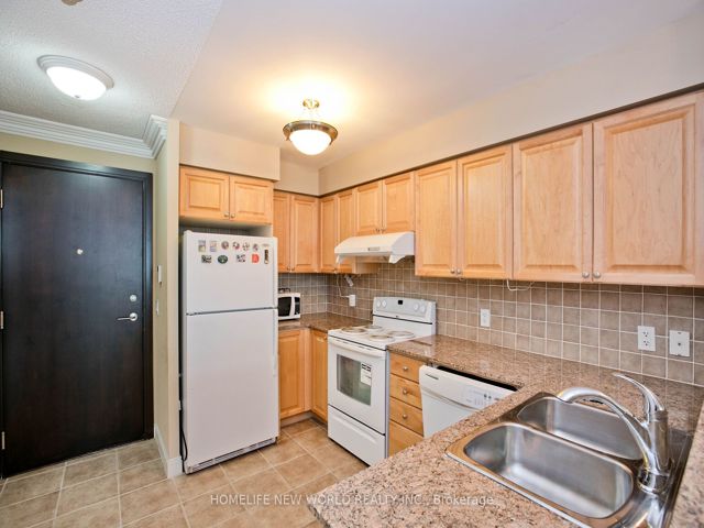 2720 - 238 Bonis Ave