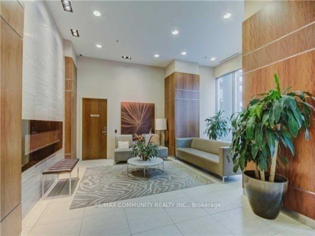 2101 - 50 Town Centre Crt