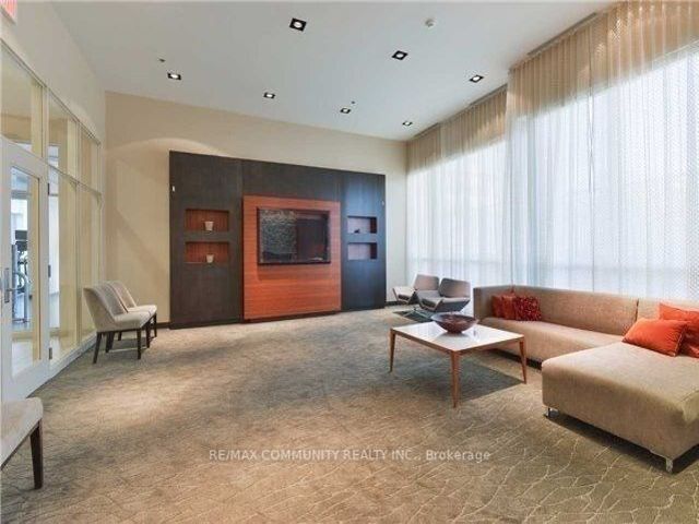 2101 - 50 Town Centre Crt