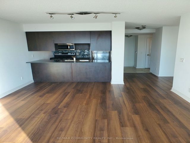 2101 - 50 Town Centre Crt