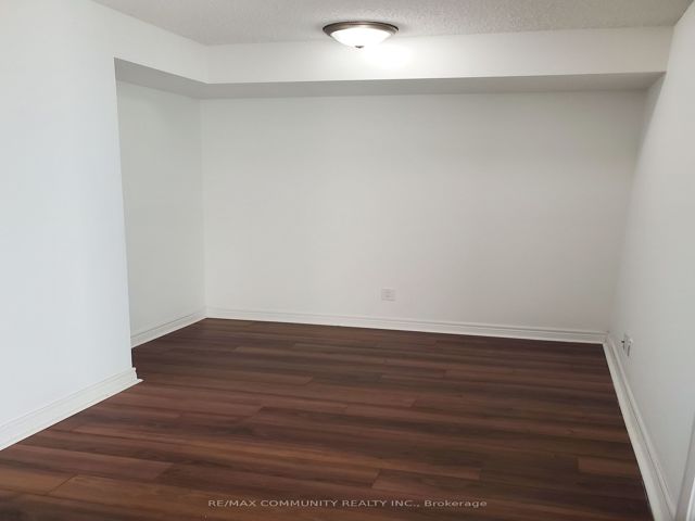 2101 - 50 Town Centre Crt
