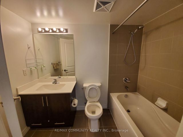 2101 - 50 Town Centre Crt