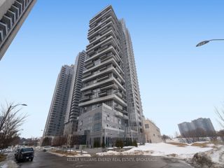 805 - 225 Village Green Sq