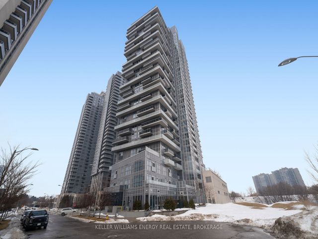 805 - 225 Village Green Sq
