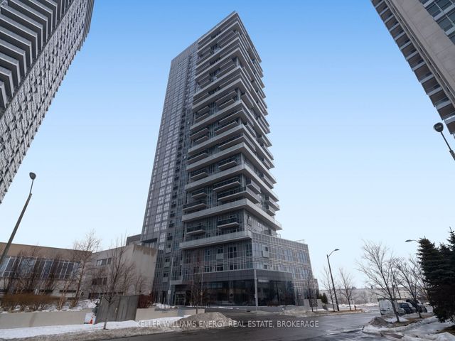 805 - 225 Village Green Sq